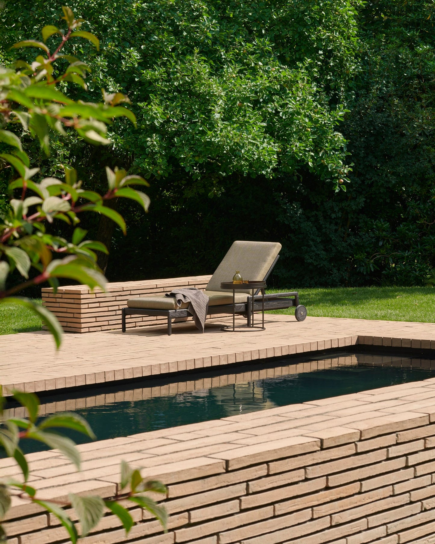 Green Teak Black Jack Outdoor Adjustable Lounger