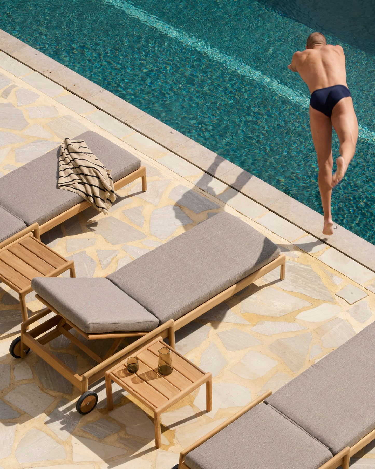Mocha Jack Outdoor Adjustable Lounger