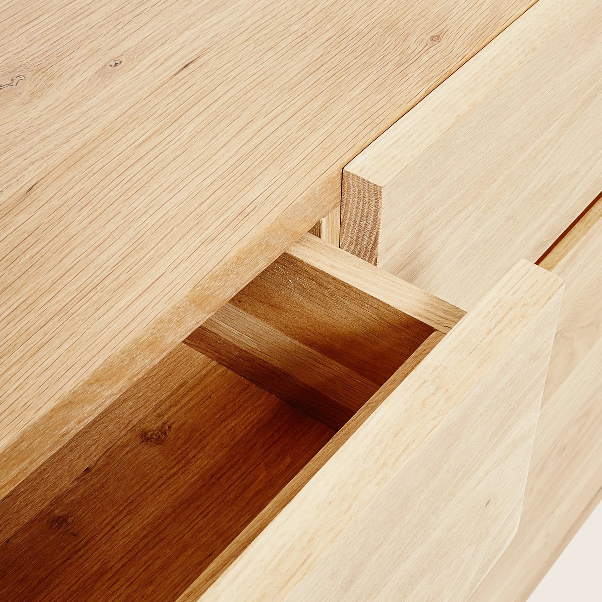 Oak Ligna 3-Door Sideboard