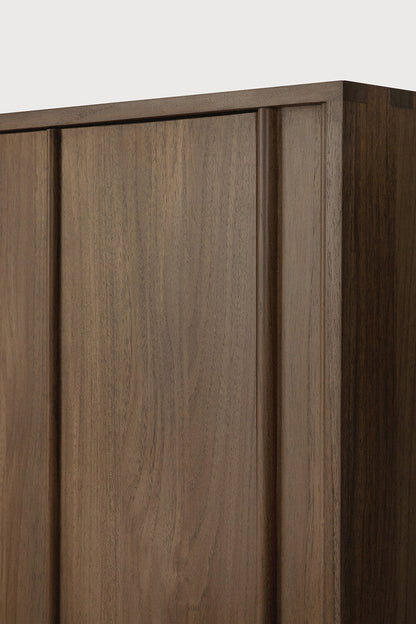 Pillar sideboard