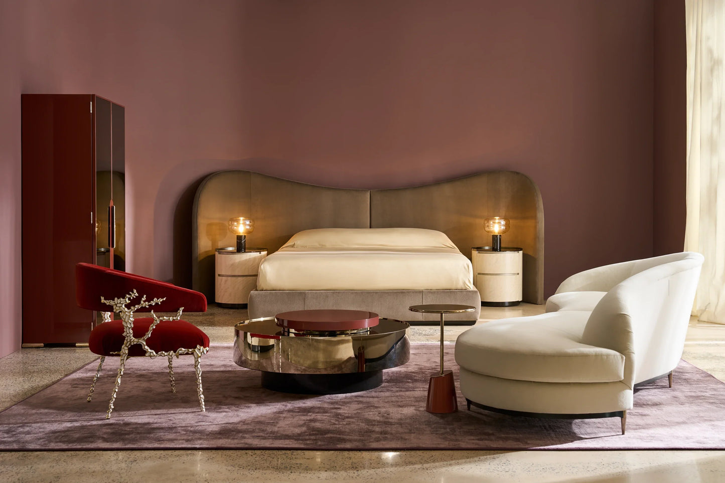 Clio King Bed