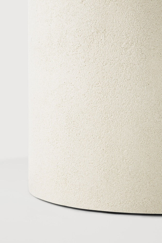 Round Elements Dining Table