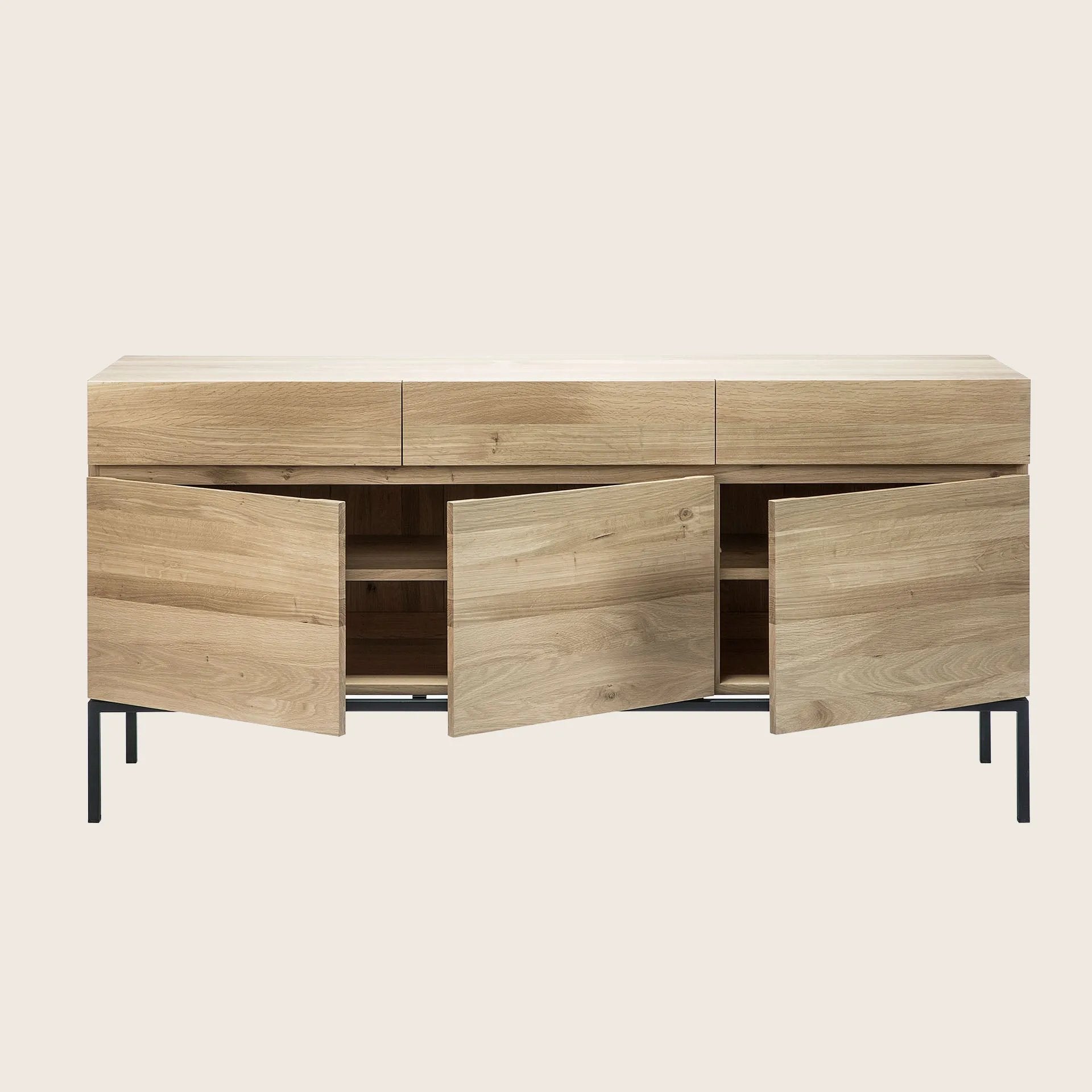 Oak Ligna 3-Door Sideboard