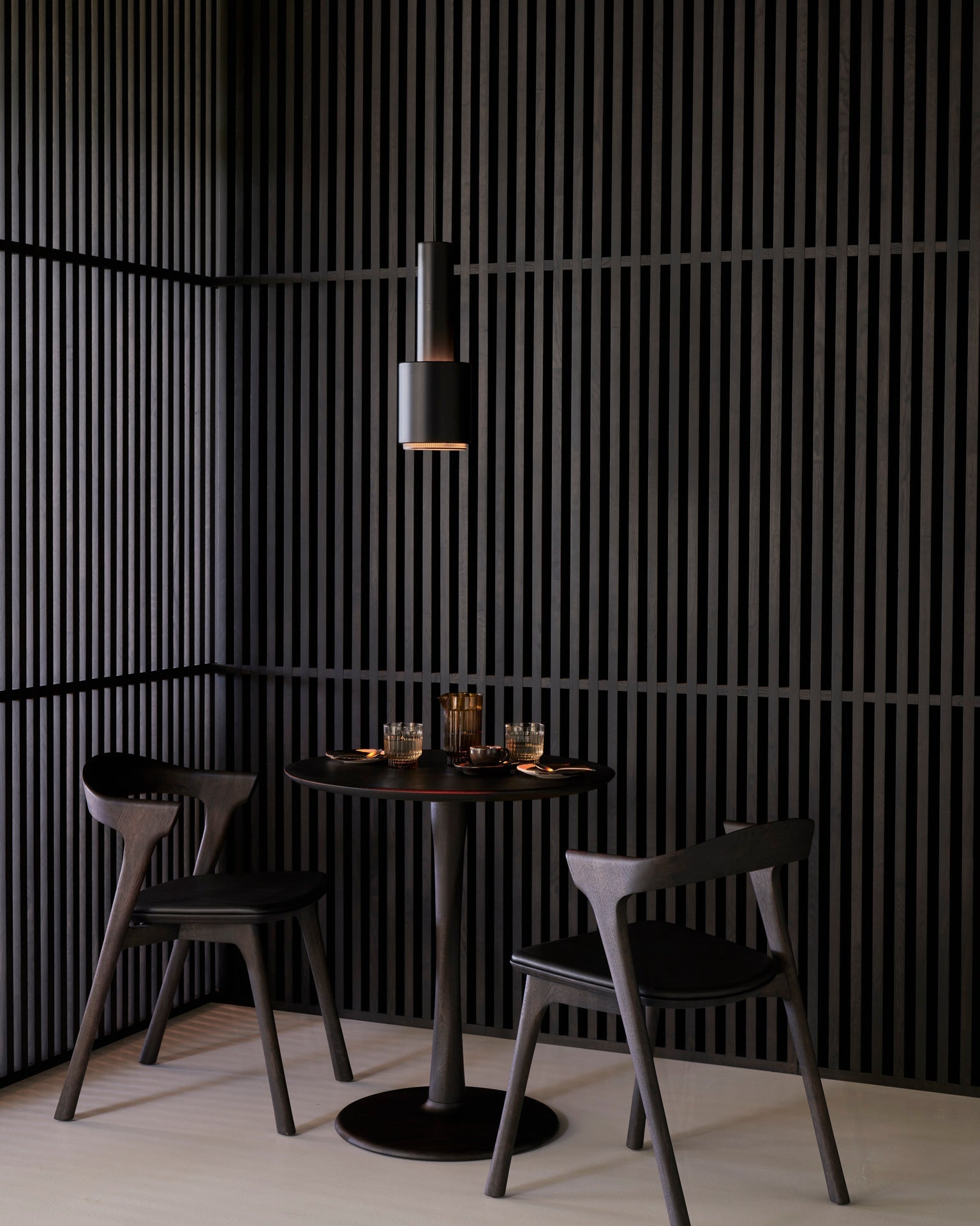 Torsion Round Dining Table
