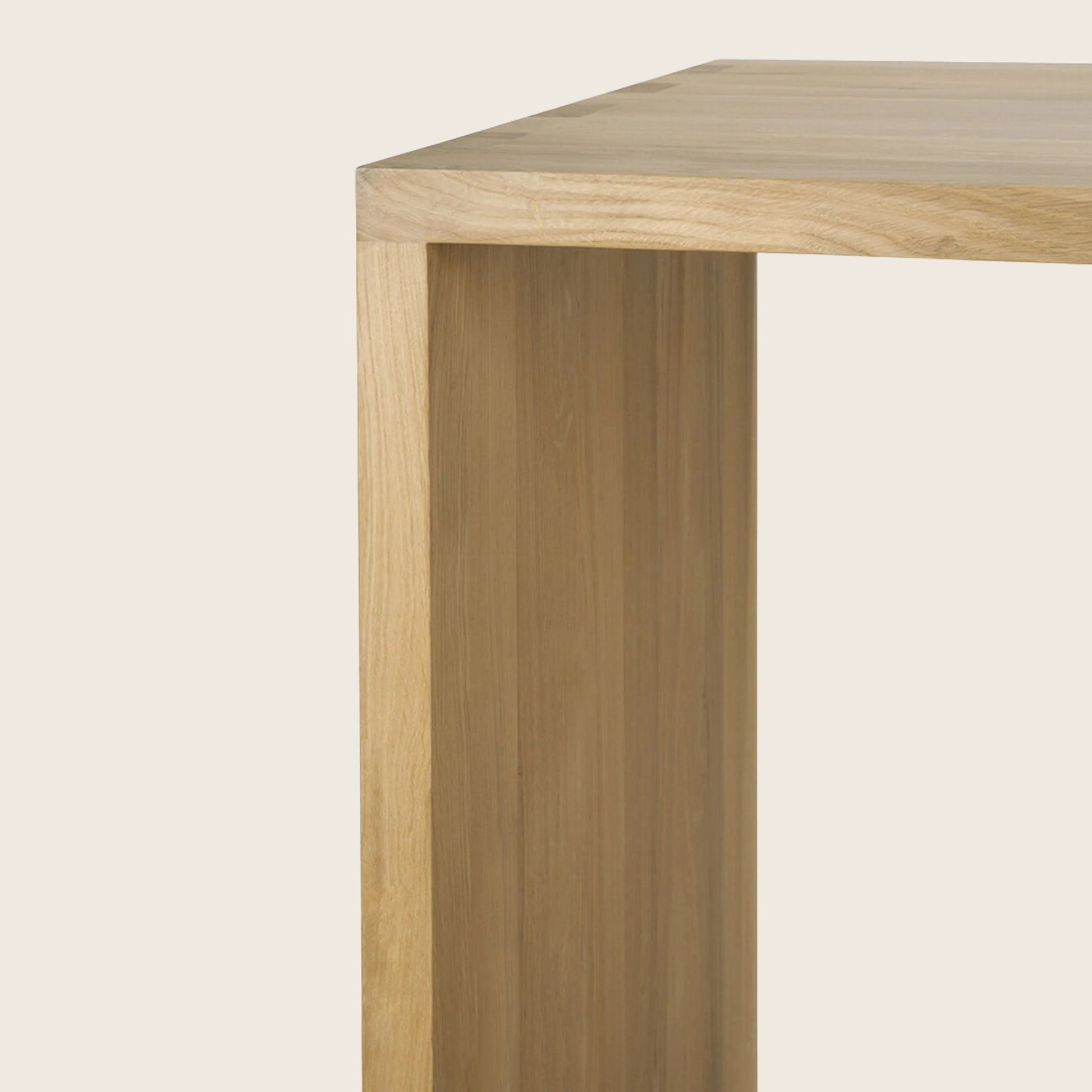 U Desk