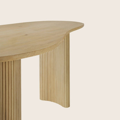 Boomerang Desk