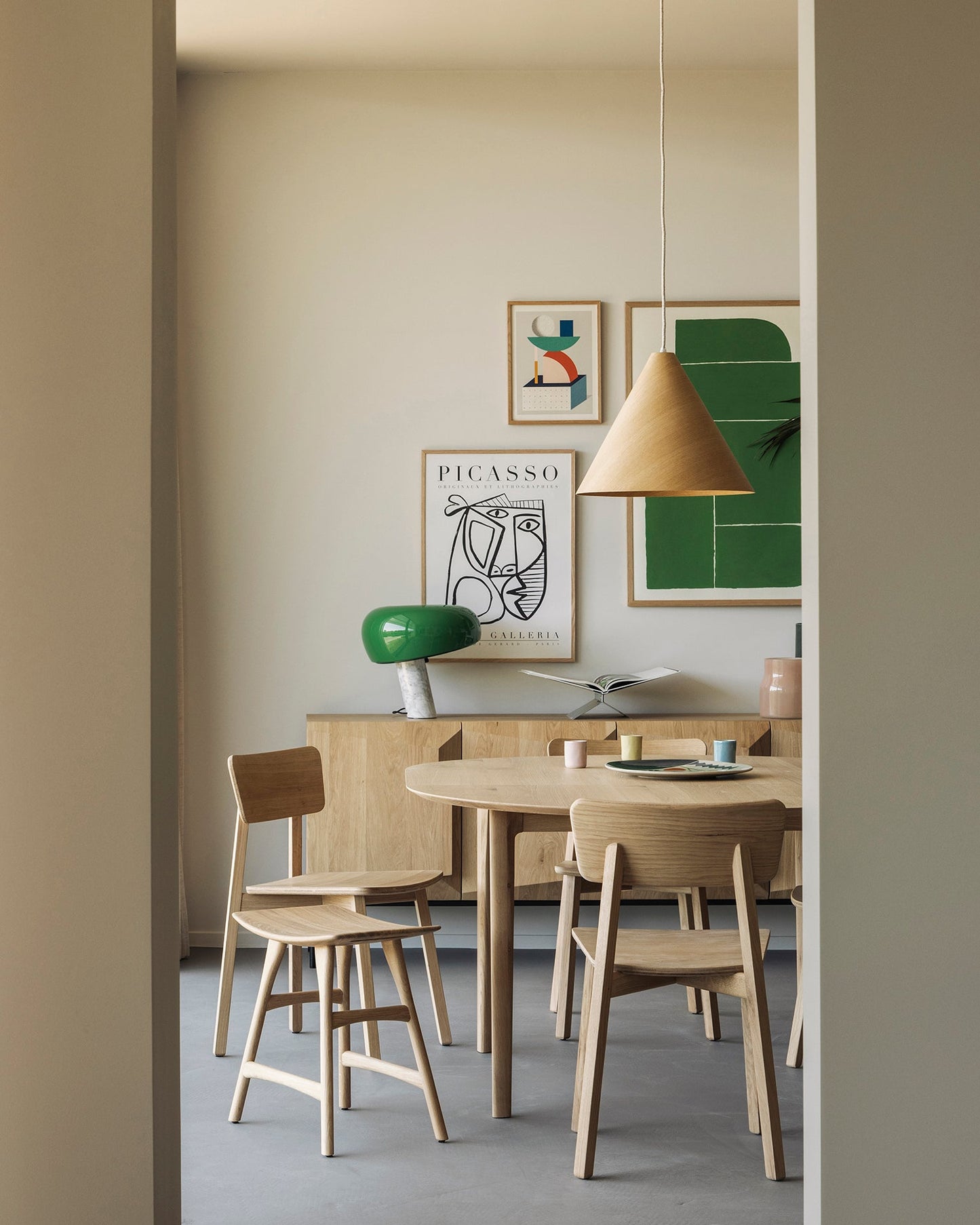 Oak Round Bok Extendable Dining Table