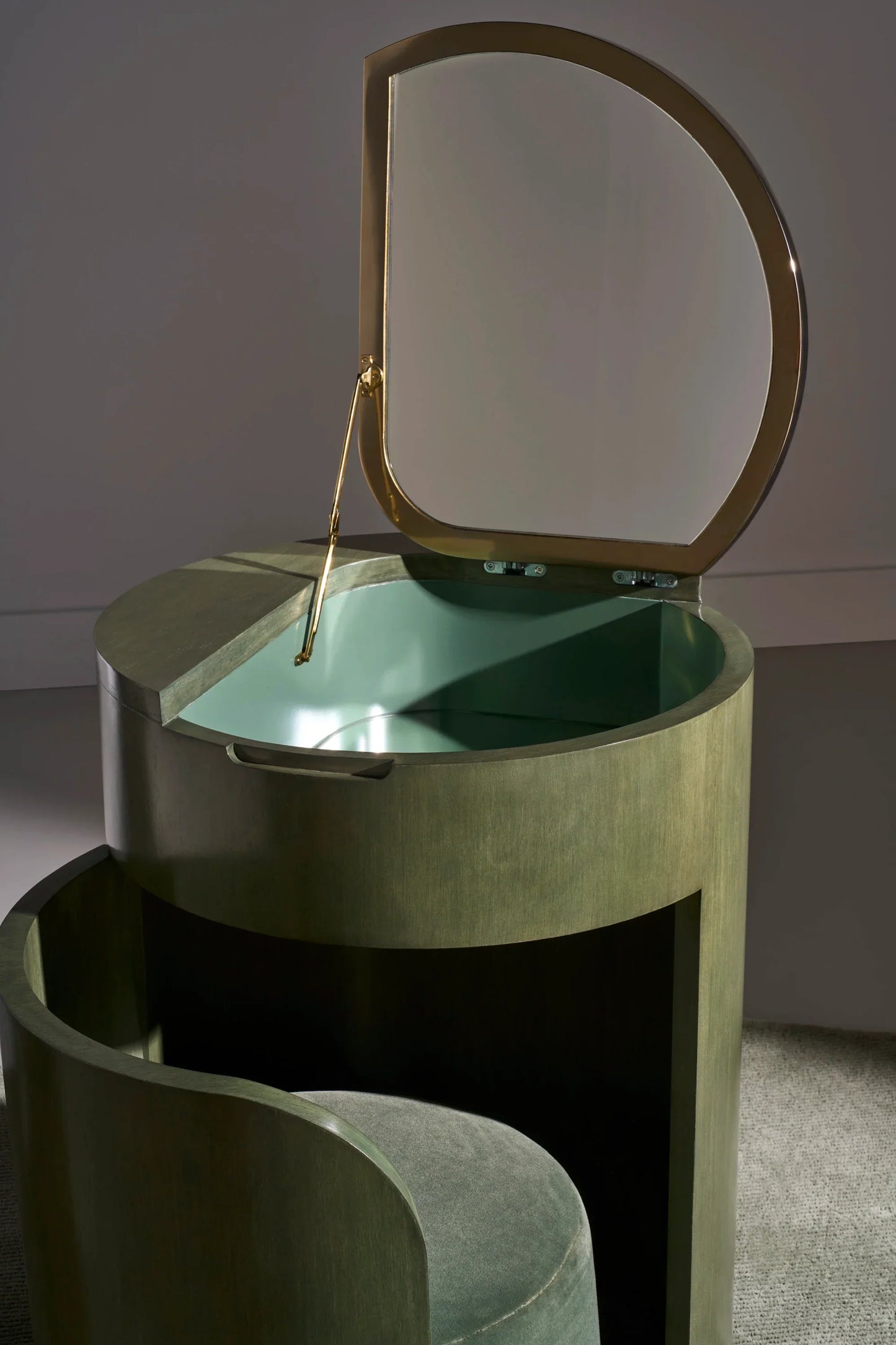 Absinthe Vanity