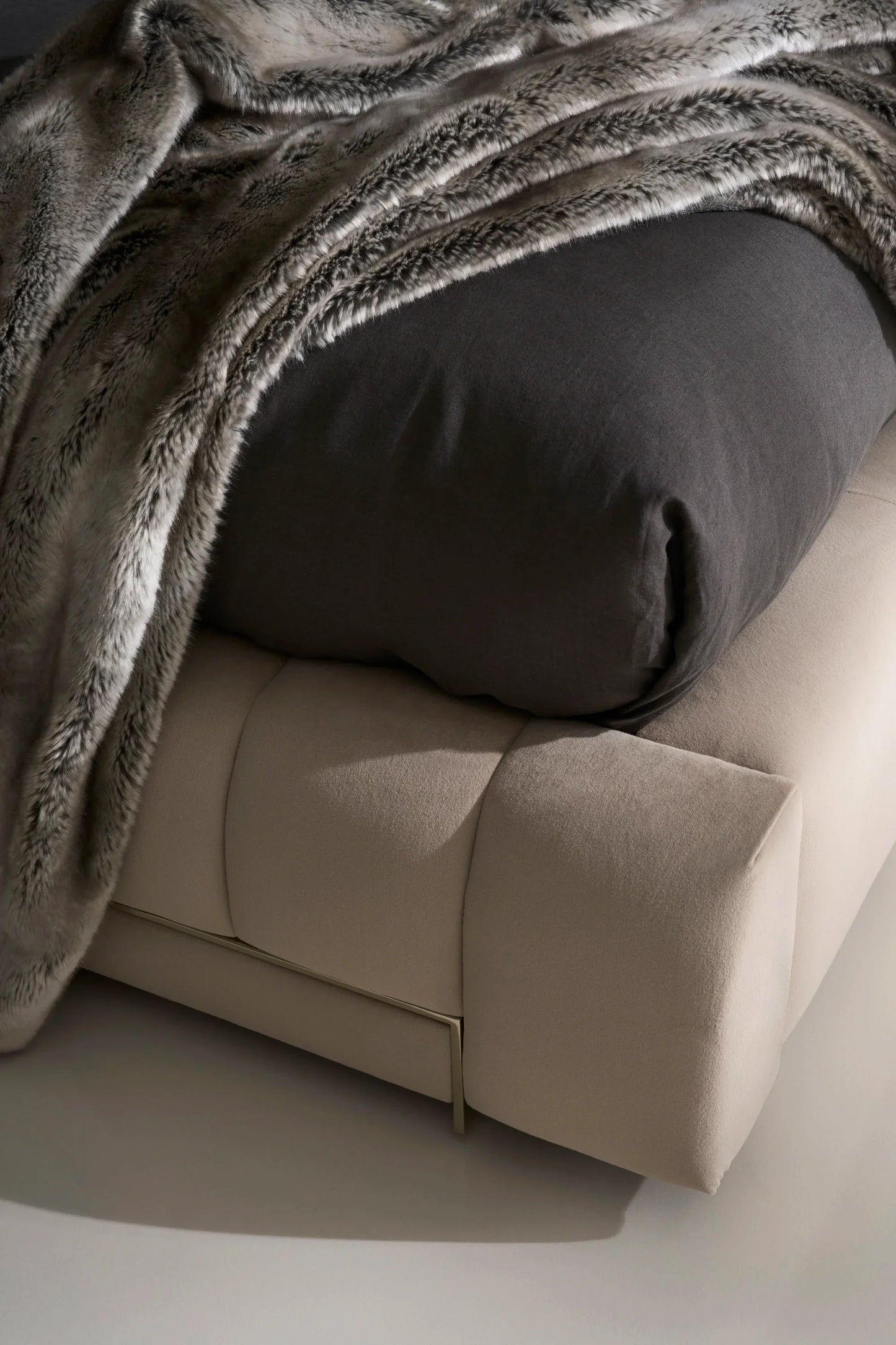 Well Balanced Qn Bed Ecru