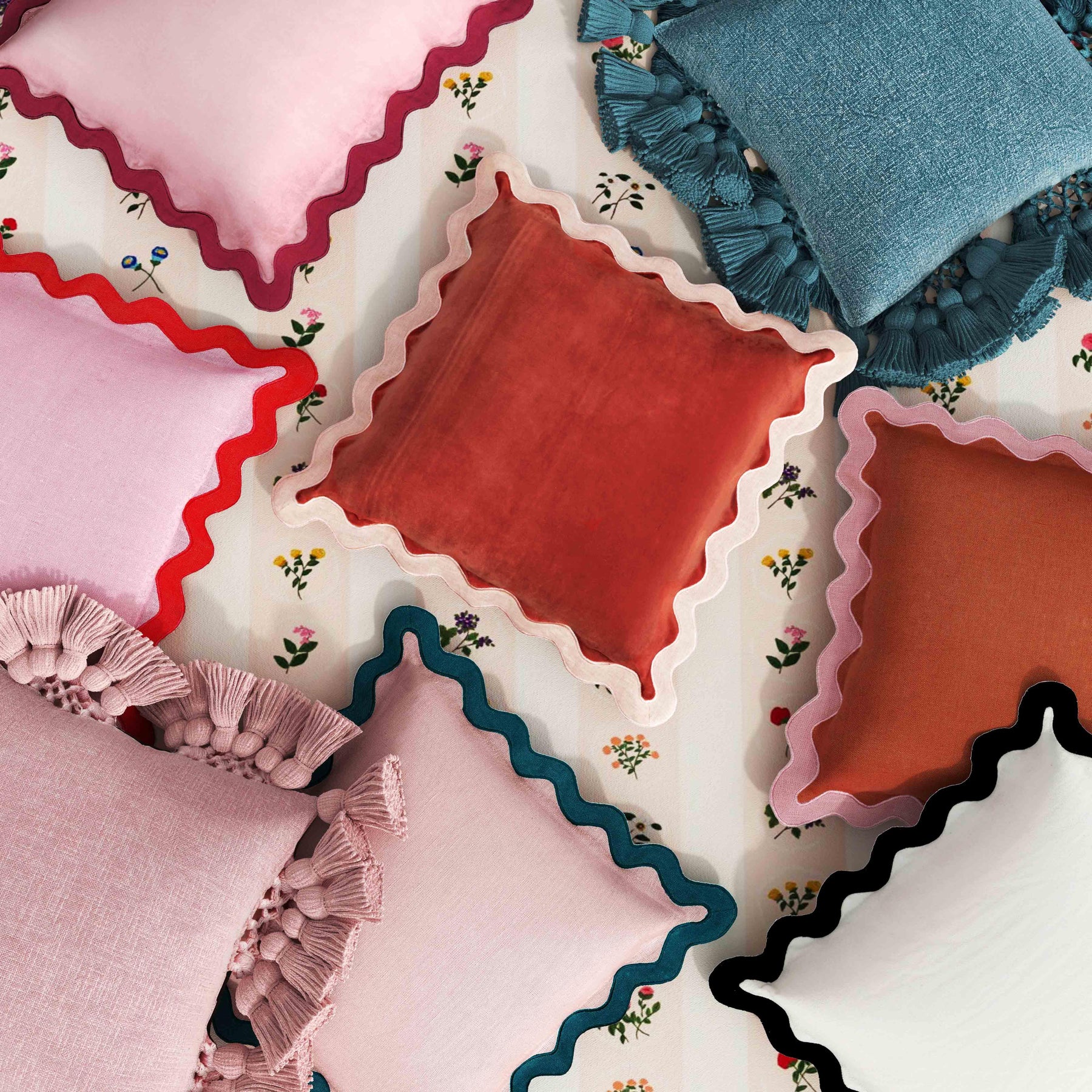 Scalloped Edge 24" Square Throw Pillow Cover