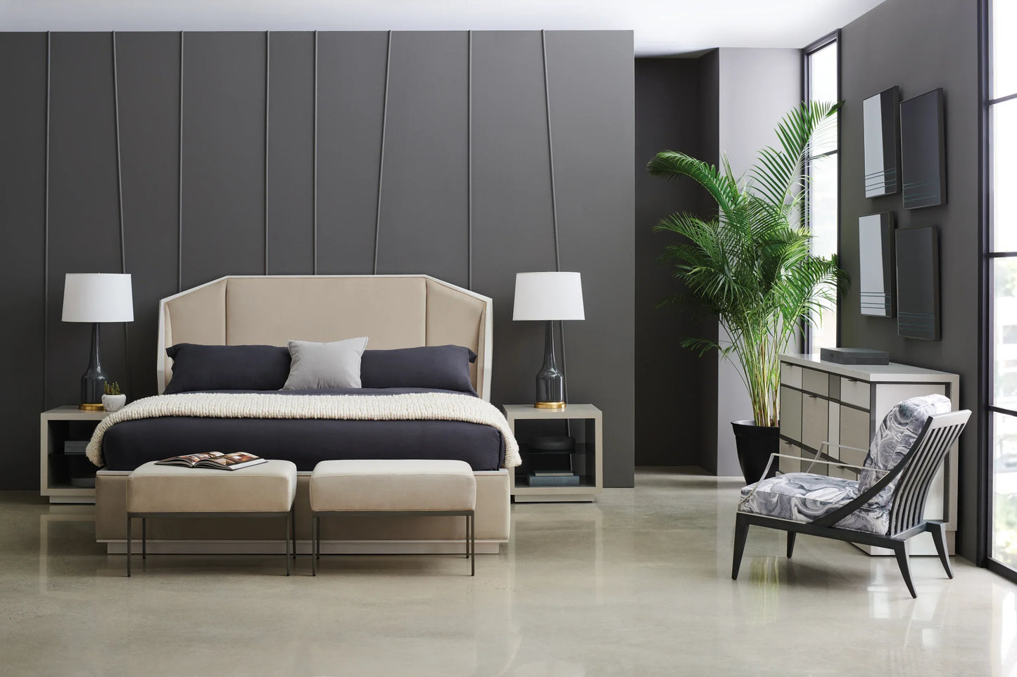 Expressions Uph Bed - King