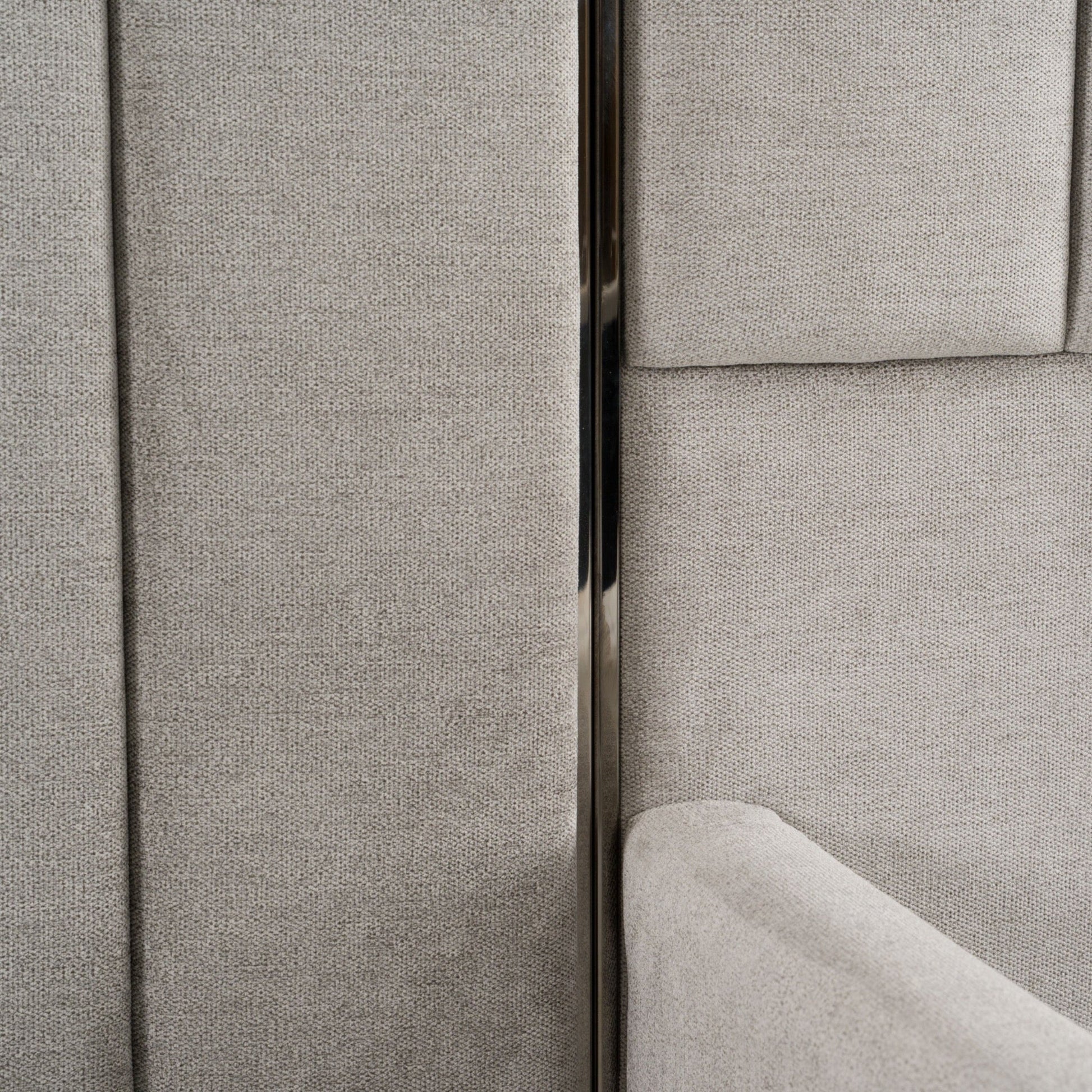 Buckley leg detail