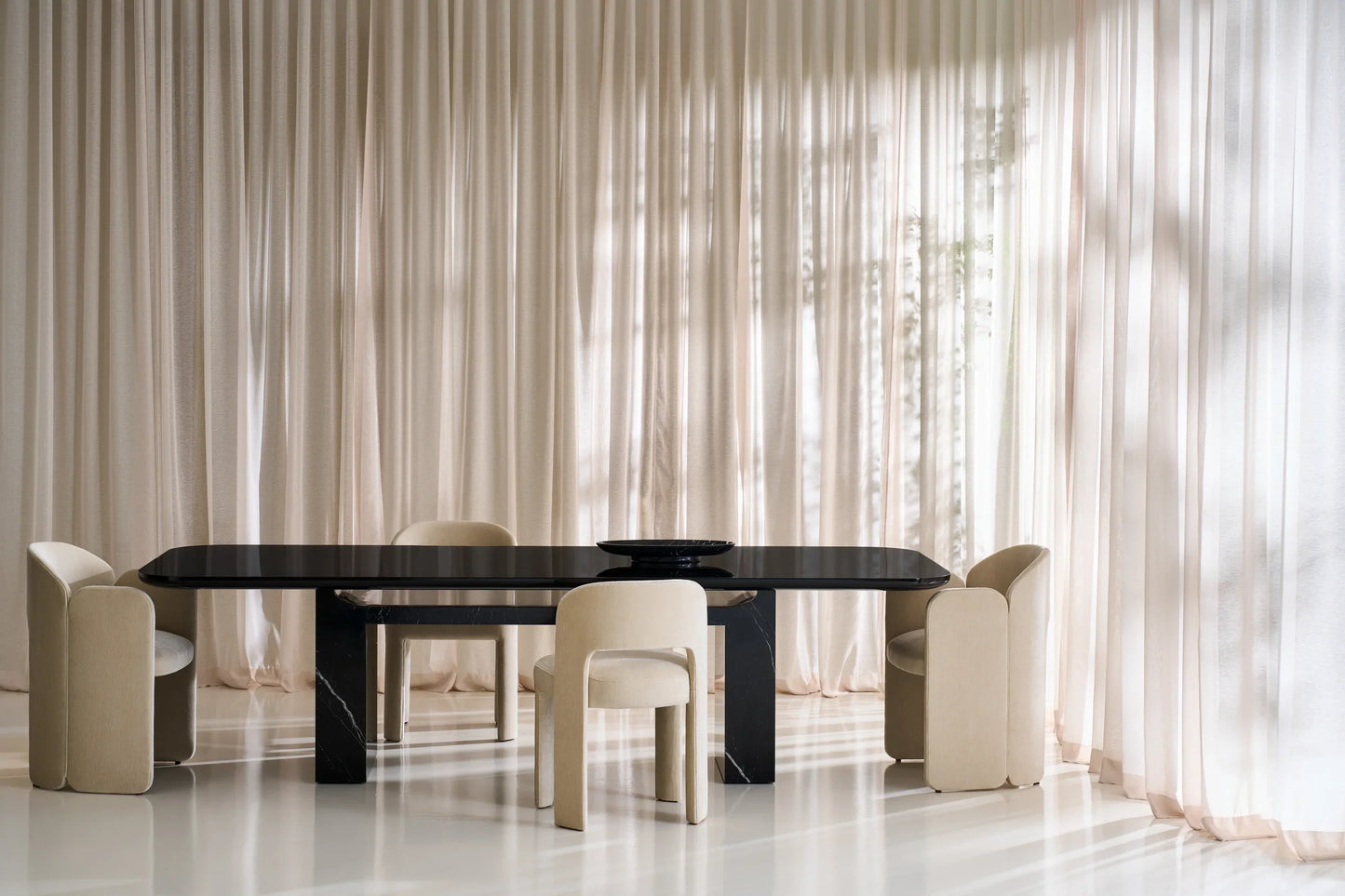 Overlap Arm Dining Chair
