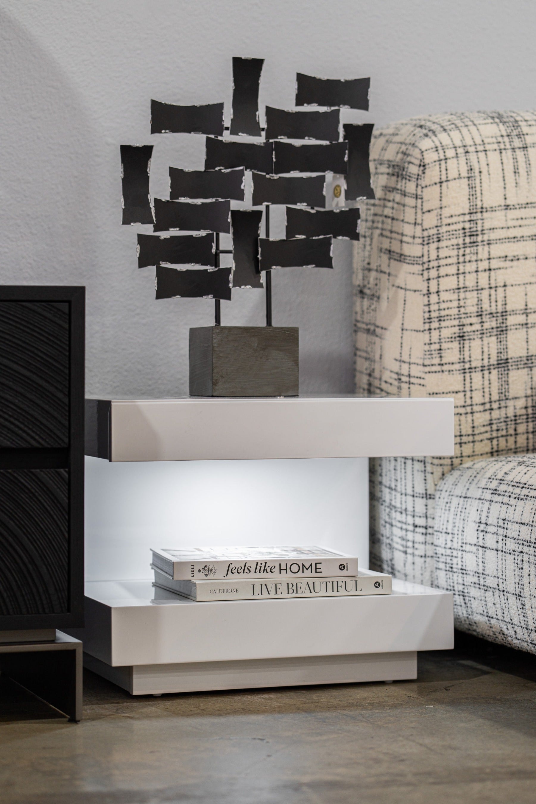 Esso Modern White Glossy Nightstand