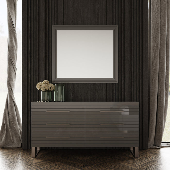 Splendor - Grey High Gloss Slatted Dresser